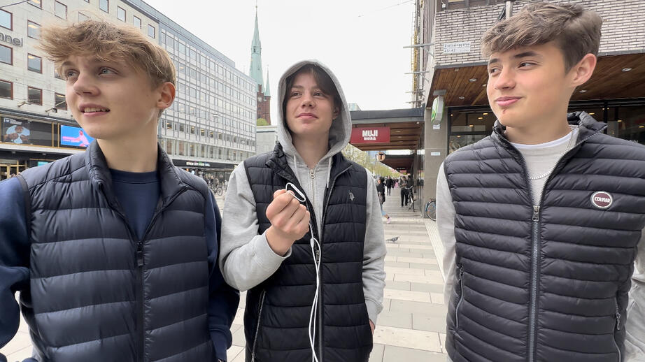 Frank, Ville och Charlie tycker hållbarhet är bra, men att det är svårt att väga det mot andra faktorer. 