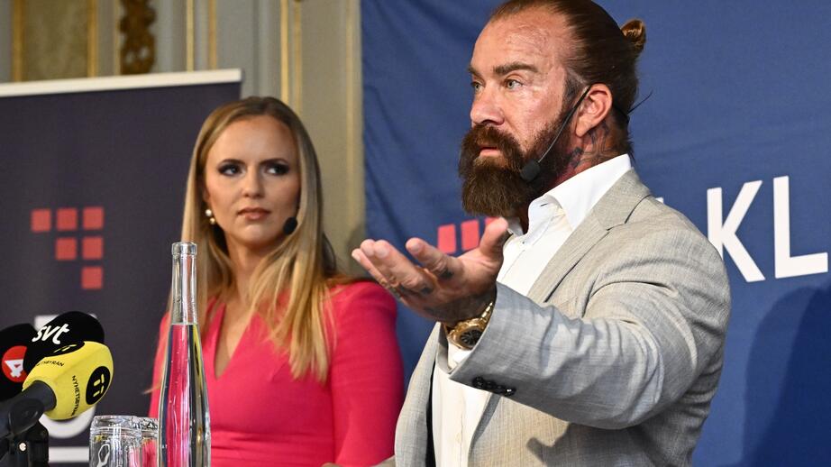 Bild från presskonferensen under tisdagsförmiddagen. 