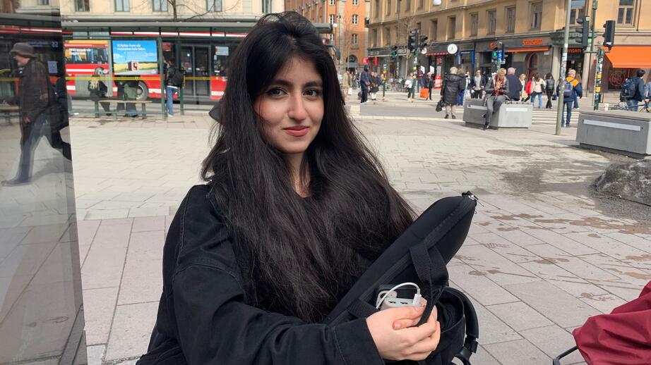 Almita Nabati, 16. 