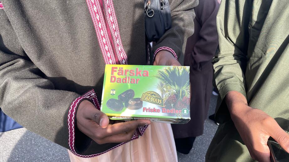 Färska dadlar för att fira att fastan är över.