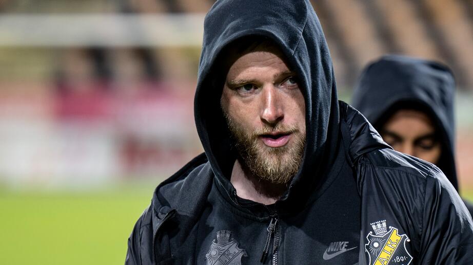John Guidetti visar sitt stöd för fotbollsagenten Hasan Cetinkaya. 