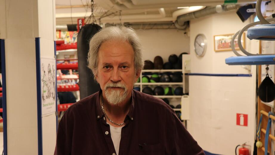 Gunnar Borg har haft parkinsondiagnosen sedan tre år tillbaka. Han tränar numera boxning tre gånger i veckan. 