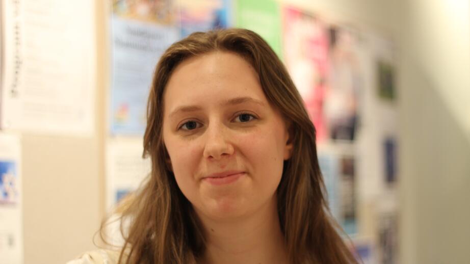 Greta Dagberg Niva menar att genom att handla begagnat kan överkonsumtionen minska.