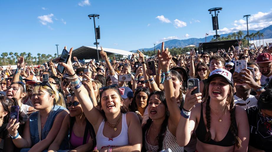 Över 650 tusen människor samlas i öknen i södra Kalifornien varje år för att besöka Coachella.