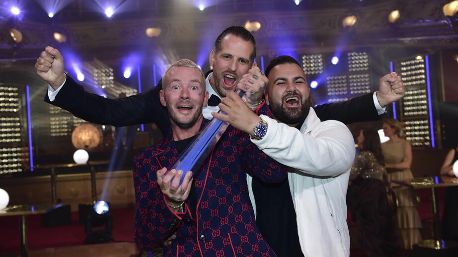 Joakim Lundells program ”Spökjakt” fick ta emot pris för årets program under Kristallengalan 2020. 