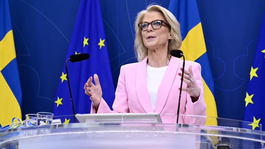 Regeringen presenterade under måndagsmorgonen vårändringsbudgeten för 2024. Finansminister Elisabeth Svantesson (M) på pressträffen.