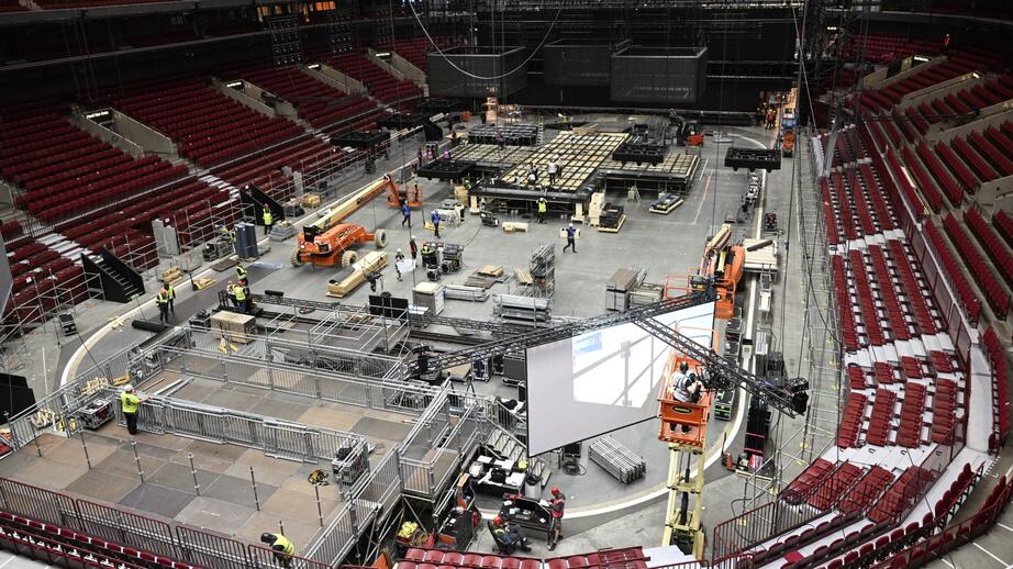 ESC-scenen förbereds i Malmö Arena.