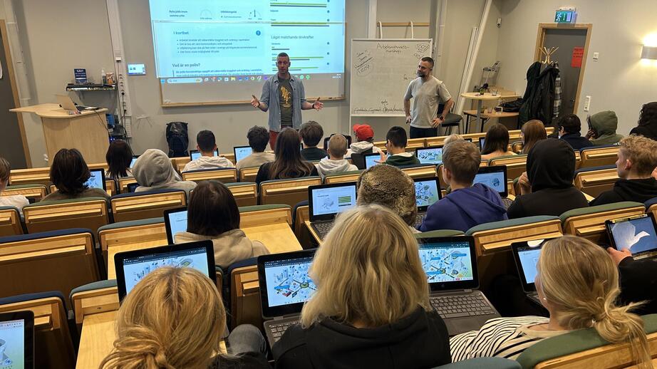 Kollegorna har gjort 45 000 elevmöten sedan 2018.