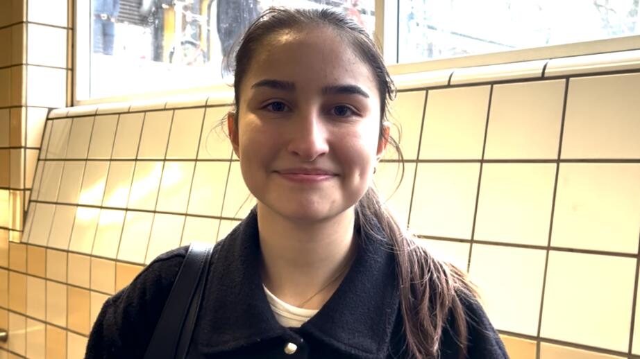 Lova Malmberg, 19 år, studerar på Södermalm.
