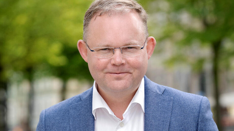 Henrik Ekengren Oscarsson är professor i statsvetenskap vid Göteborgs universitet.