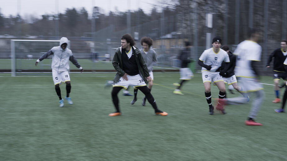 Johanneshovs FF värmer upp.