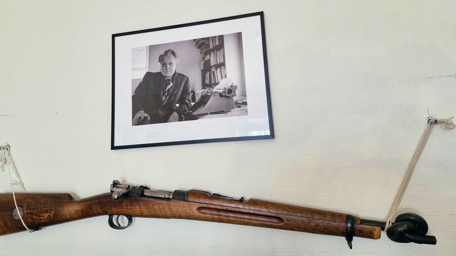 Per Anders Fogelström var, förutom fredskämpe, en framgångsrik författare. Hans kanske mest kända verk heter ”Mina drömmars stad”.