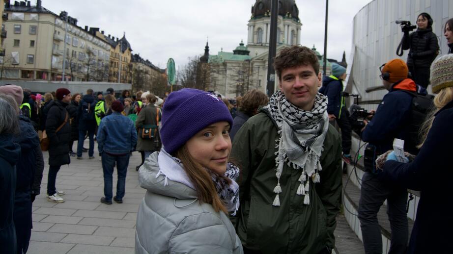 Greta Thunberg och Anton Foley från Fridays for future vid Odenplan.