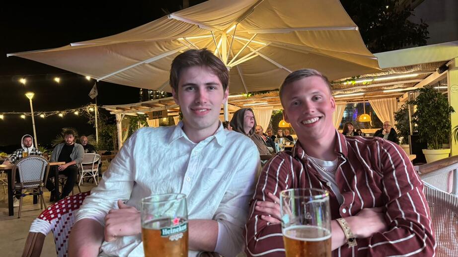 Isak, 20 år från Danmark och Jonas, 21 år från Norge