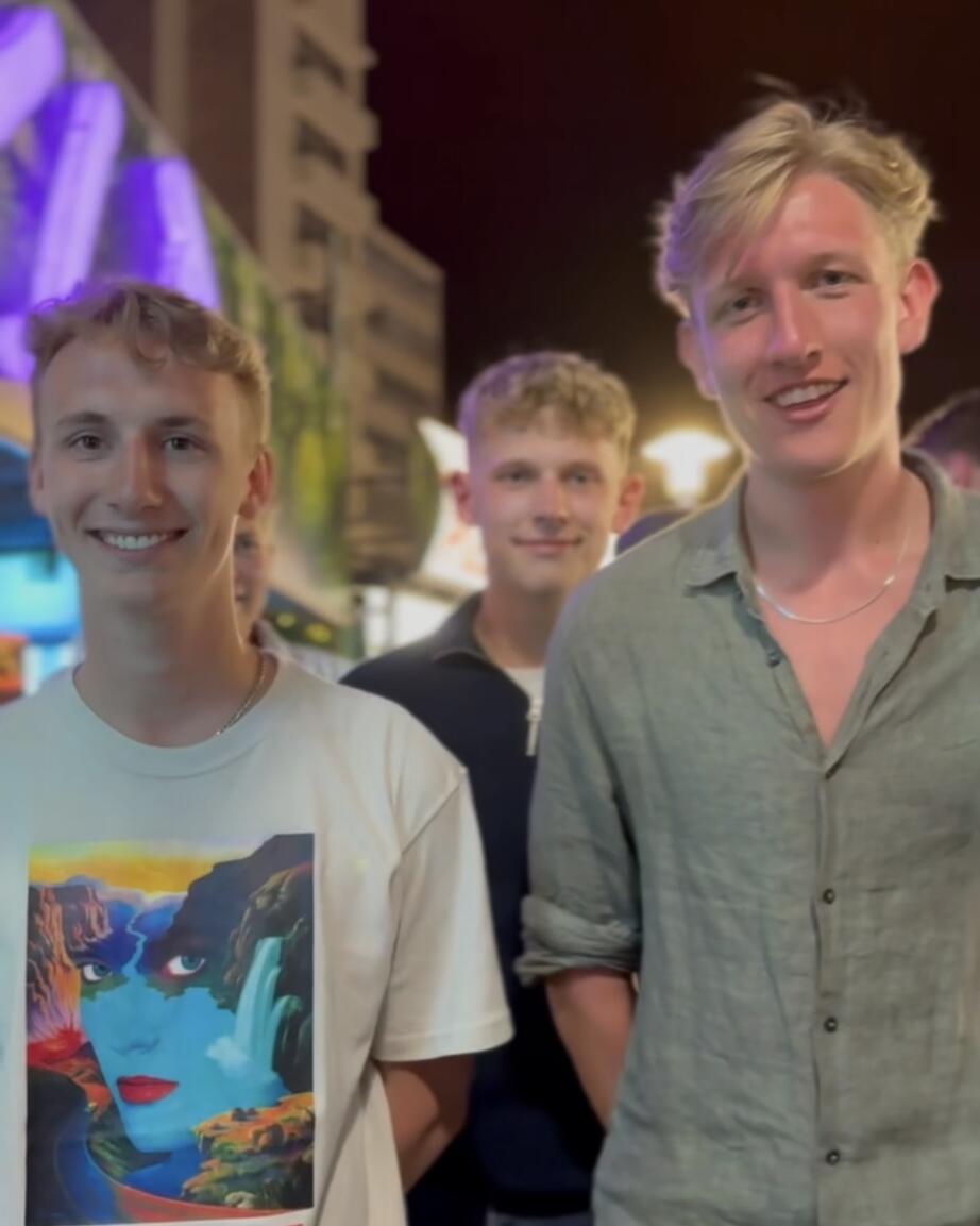 Nikolai och Linus från Sverige, 20 och 21 år