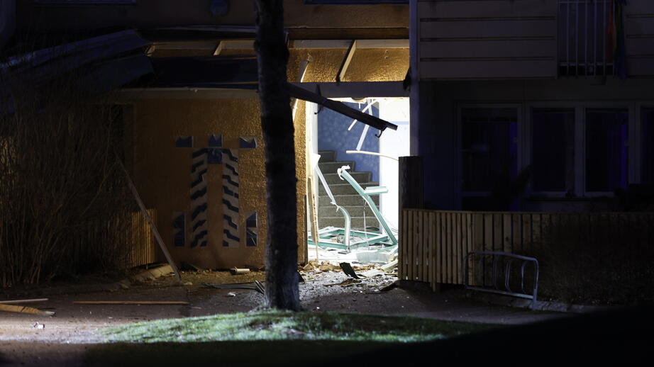 01.45 skedde en explosion utanför ett lägenhetshus i Borås.
