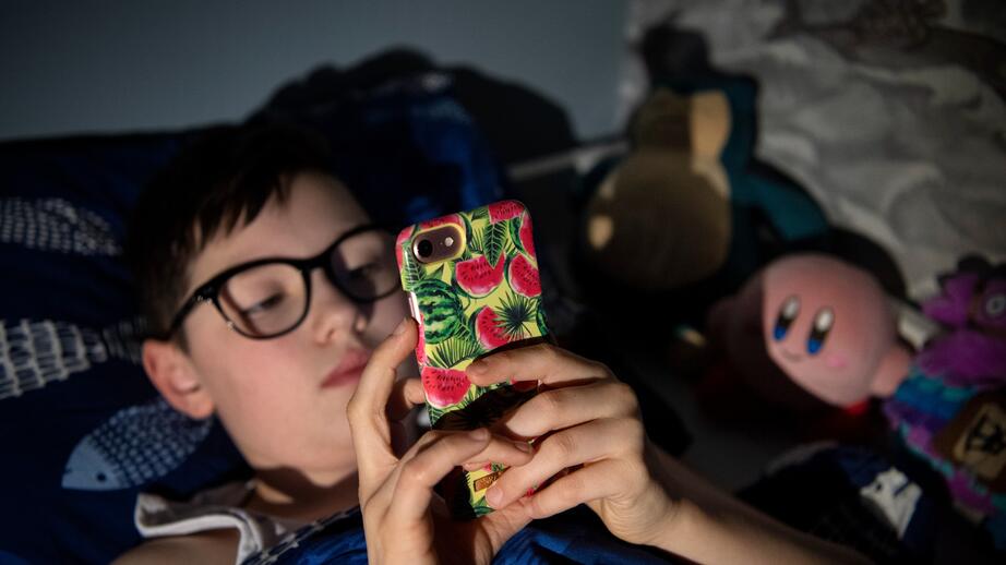 Redan från årskurs ett blir barn utsatta för sexualbrott på nätet, förklarar polisen Emma Vagnstad. Bilden är en genrebild.