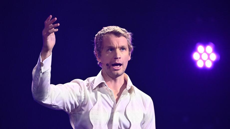 Björn Gustafsson i Melodifestivalen. I höst får han ett eget program.