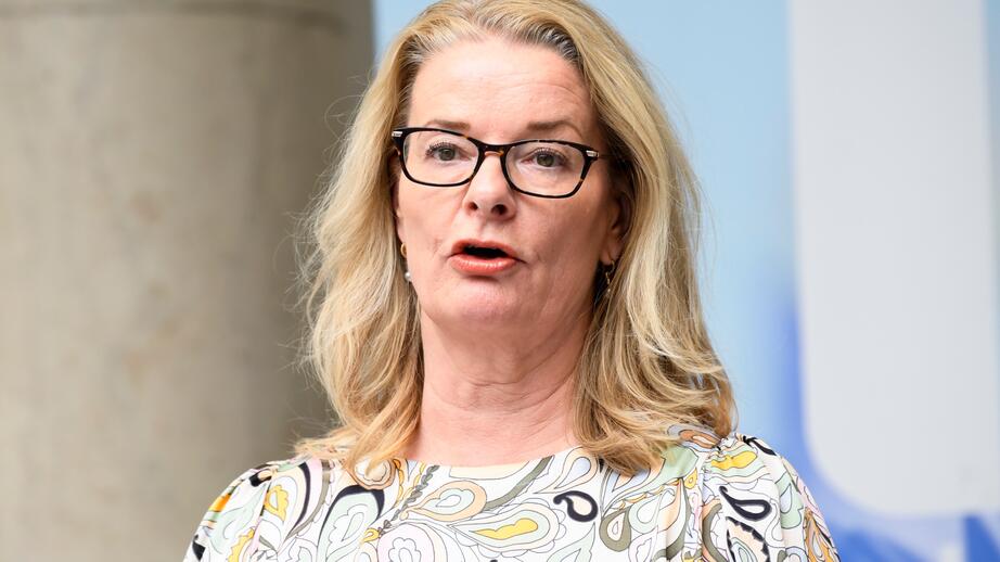 Arkivbild från när Skolministern Lotta Edholm presenterade en ny inriktning inom skolpolitik på Liberalernas riksdagskansli.