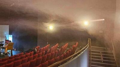 Rökfylld salong på moment-teatern. Foto: Vänsterpartiet Farstas instagram