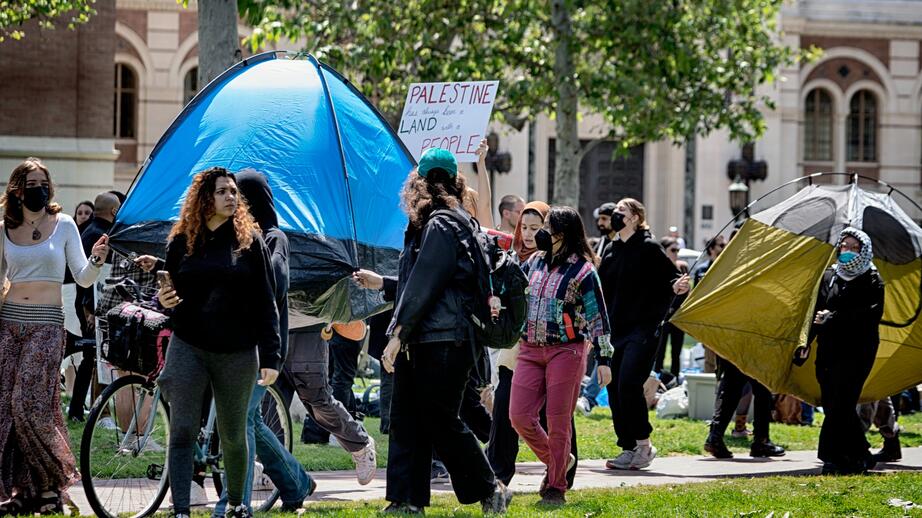 Israels premiärminister beskriver protesterna som ”skamliga”