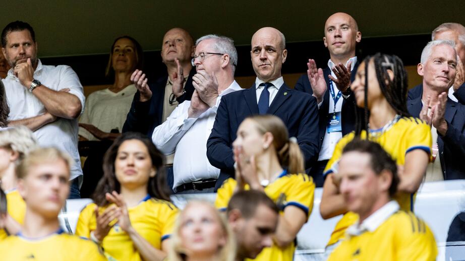 Fredrik Reinfeldt på läktaren under landskampen i fotboll mellan Sverige och Nya Zeeland på Nationalarenan, Friends Arena på fredagen.
