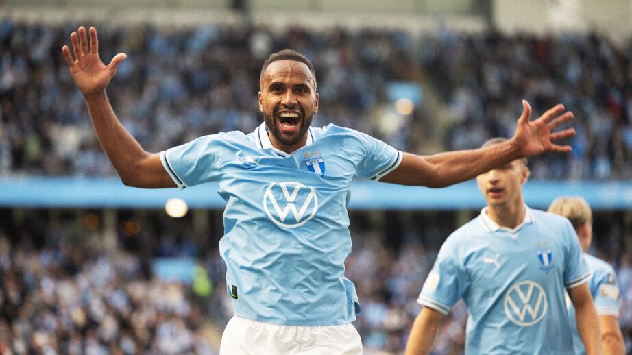 Isaac Kiese Thelin gjorde två mål mot AIK och sköt sig upp i ensam skytteligaledning.