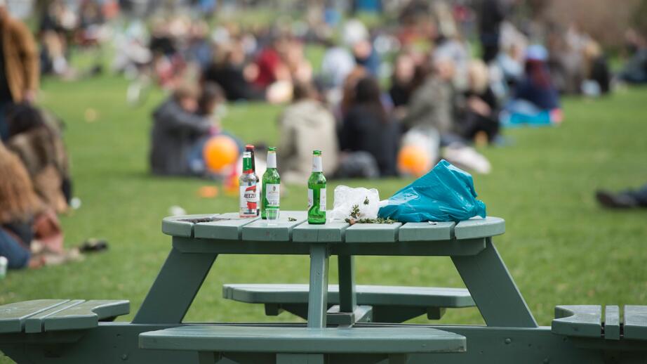 Var femte tonåring känner press att dricka alkohol på valborg, enligt en ny studie.
