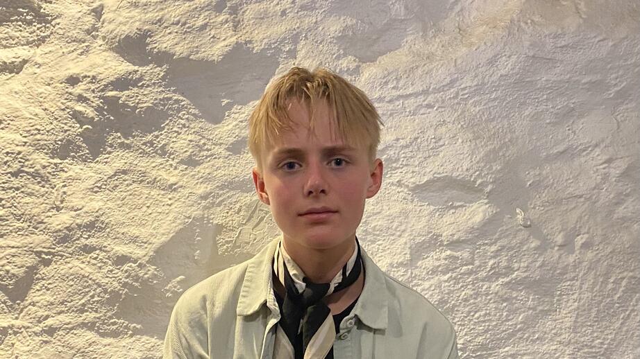 – Jag tycker att det är en ganska bra ”selling point” att vara lite yngre, säger Sixten.