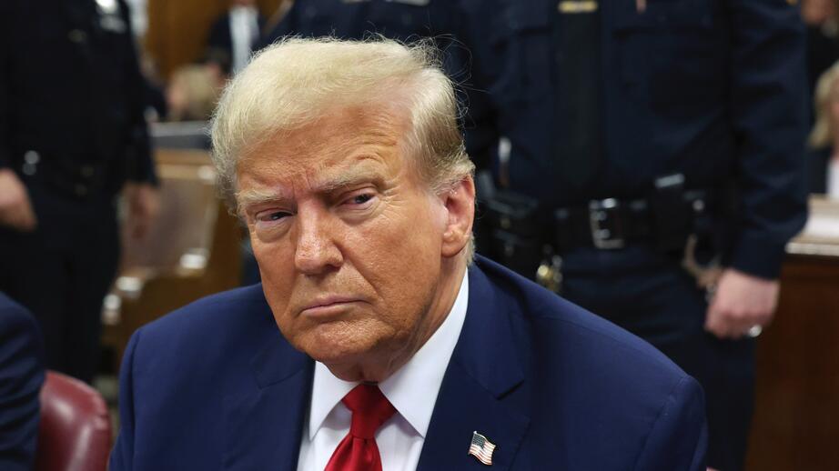 Expresidenten Donald Trump ställer krav på Natoländerna.