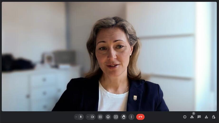 Sandra Ruuda hade råd att vara i stallet en gång i veckan som barn. Idag är hennes ambition att ridsporten ska vara mer lättillgänglig.