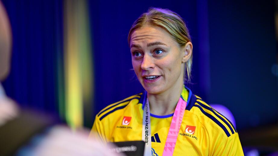 Fridolina Rolfö i det svenska damlandslaget i fotboll har mottagning efter bronsplatsen i VM 2023.