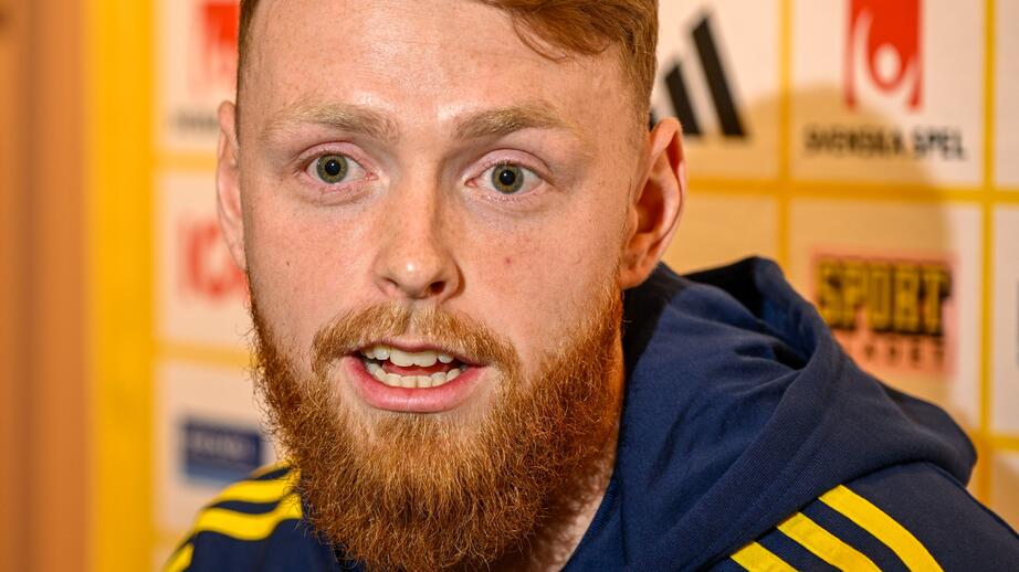 Viktor Johansson har blivit en favorit bland Rotherham-fansen, och han lär inte minska i populäritet efter sin ölgåva.