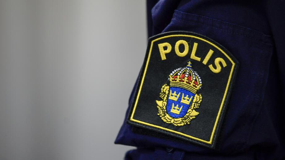 Polis står åtalad för tjänstefel.