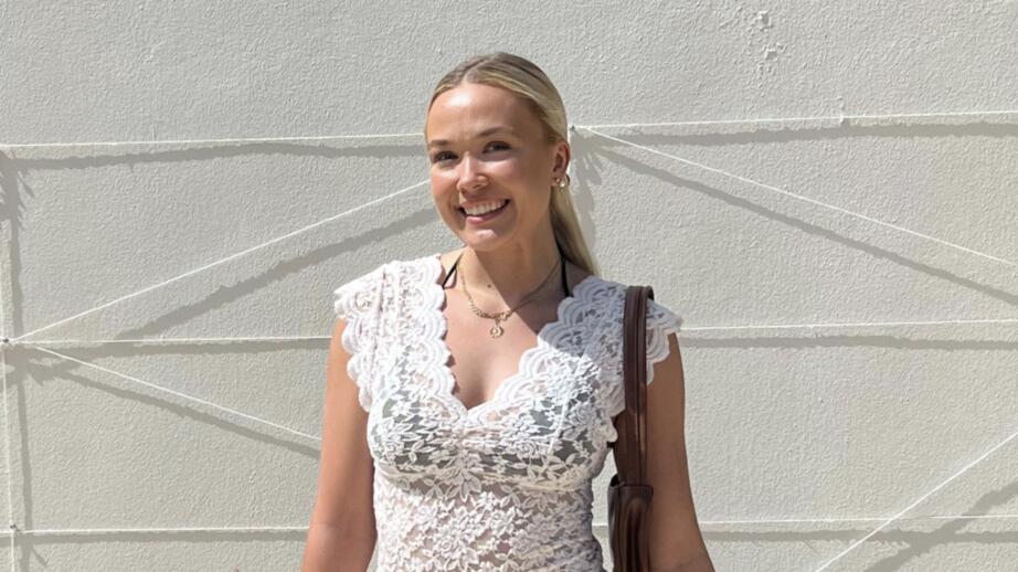 Sofie Wångberg, 20, gick andra året på gymnasiet när hon gjorde en öronplastik.
