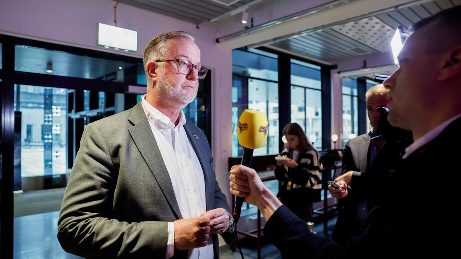 Johan Pehrson berättar för TT att han är orolig inför Eurovisionveckan.