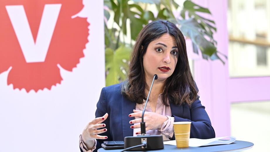 Nooshi Dadgostar på partikongressen.