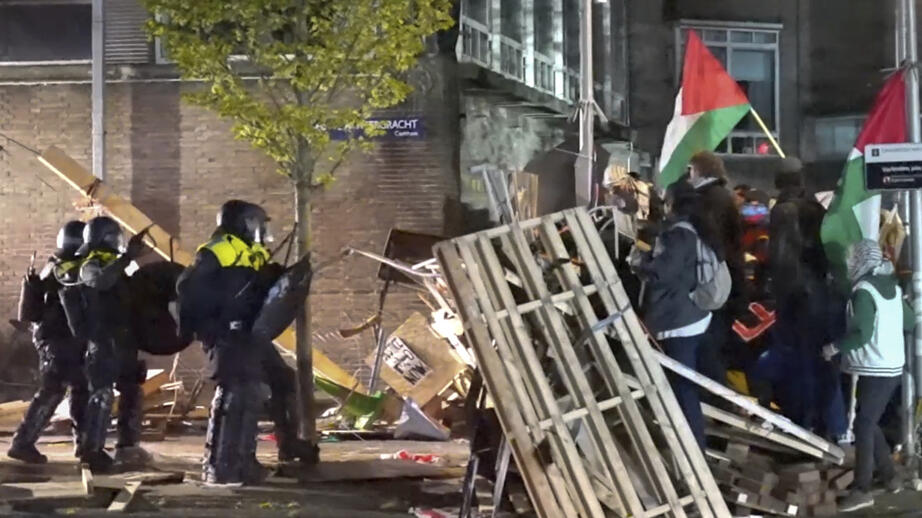 Polisen upplöste lägret på tisdagsmorgonen.
