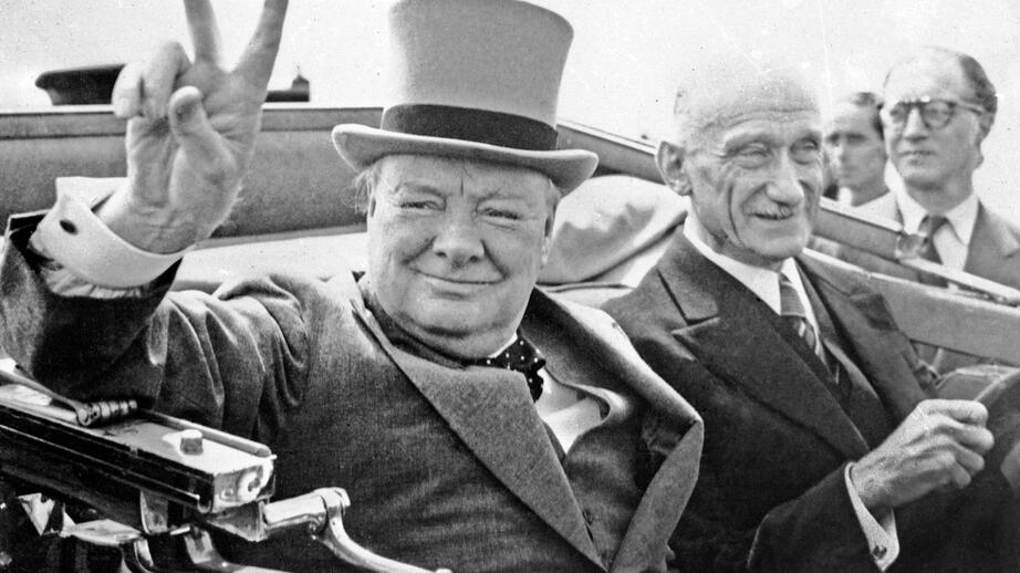Churchill populariserade det berömda v-tecknet under andra världskriget.