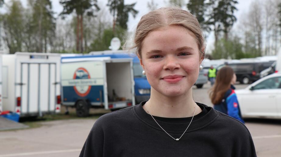 Ebba Mårtensson,17 år, tänker inte på att många hon kör mot är killar. 