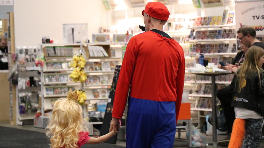 Prinsessan Peach Toadstool och Mario Mario. 