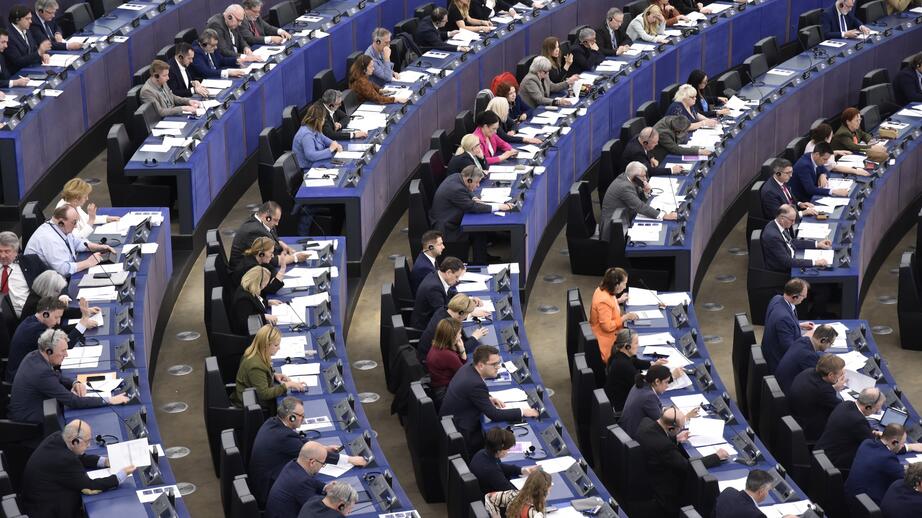 EU-parlamentets svenska ledamöter kommer från åtta olika svenska politiska partier.