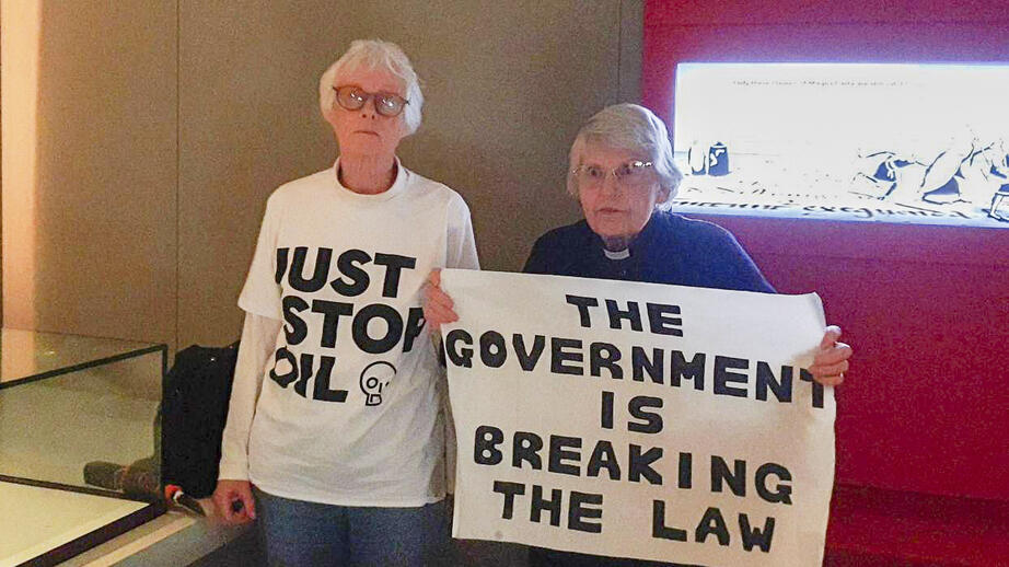 Judy Bruce och Sue Parfitt efter krossförsöket.