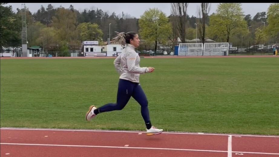 Sugen på att börja springa? Titta på löpcoachen Helene Palm som ger sina fem bästa tips för nybörjarlöpare!