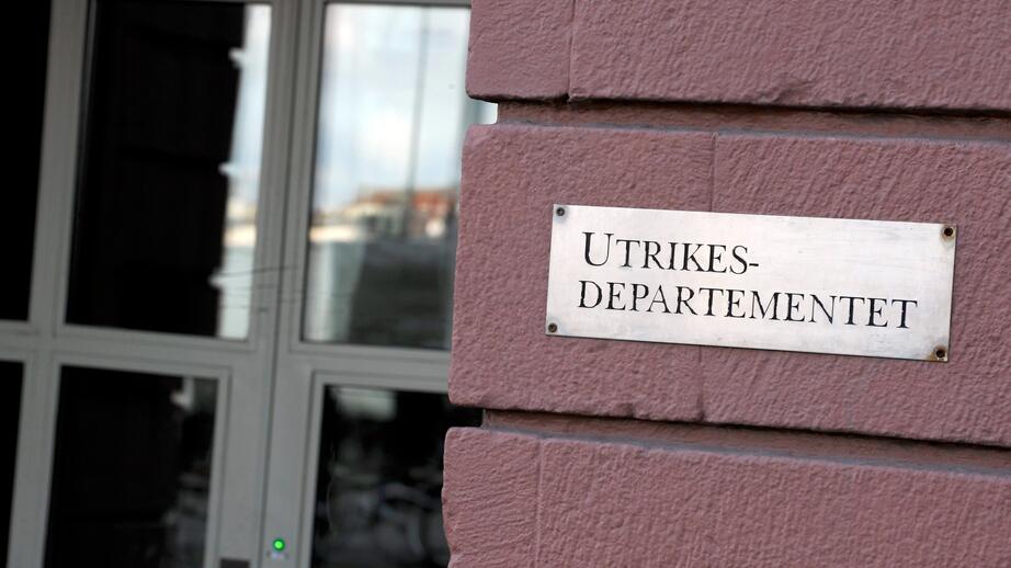 UD ansvarar för Sveriges förbindelser med andra länder och internationella organisationer.