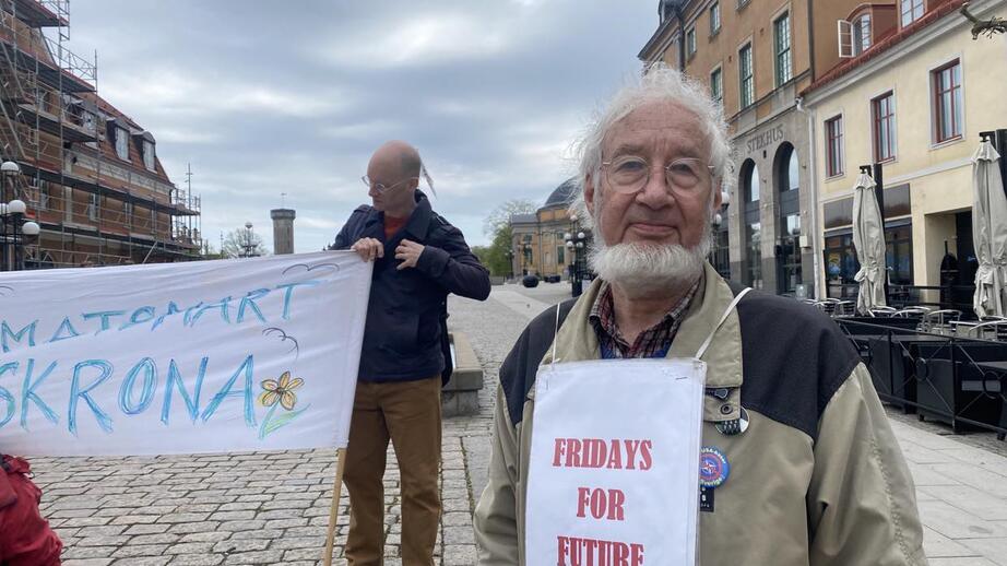 Leif Törnqvist, 78, vill uppmärksamma andra om att klimathotet är på riktigt. 