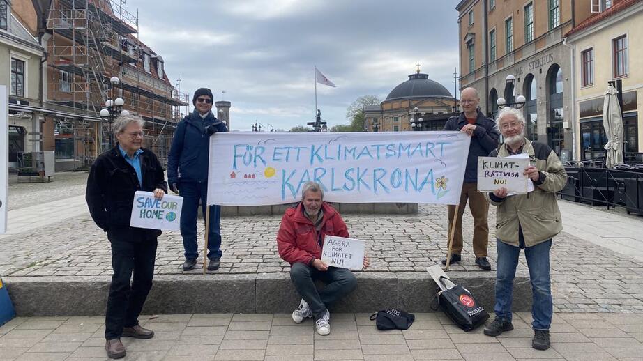 Fridays For Future Karlskrona samlas på Klapeidaplatsen varje fredag eftermiddag klockan tre. 