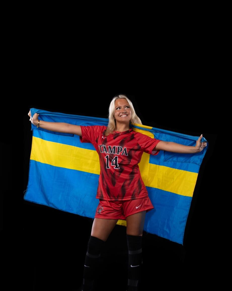 Mimi Cronquist, 21, spelar fotboll för The University of Tampa i Florida. 