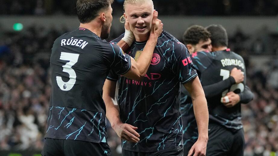 Manchester City leder Premier League