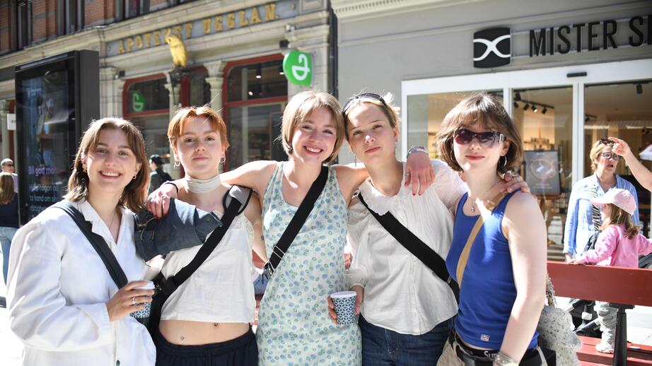 Från vänster: Sofia, 19, Ragnhild, 19, Inez, 20, Thea, 23, och Amber, 19. 